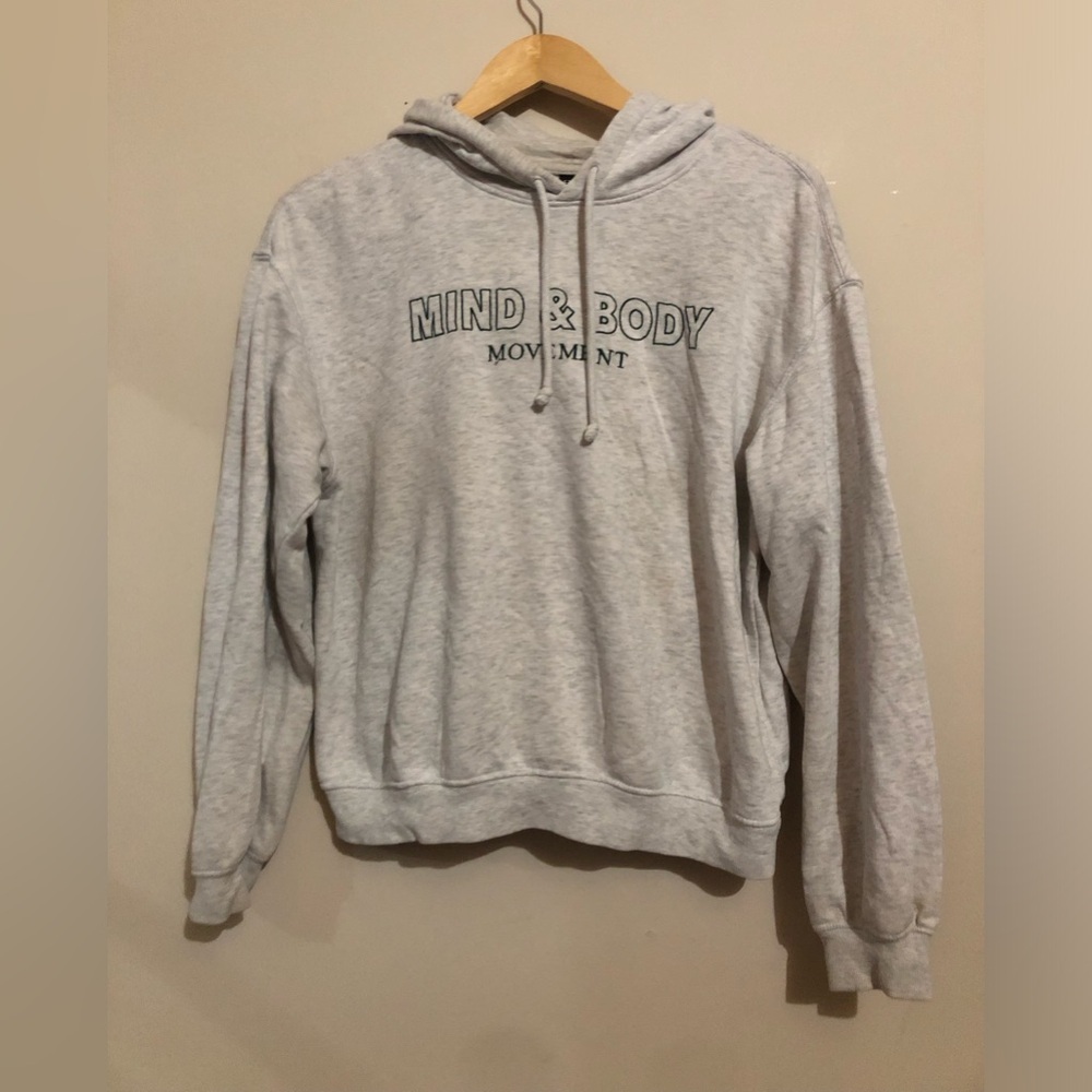 5/$15 • ⚙️ Divided | Sweater